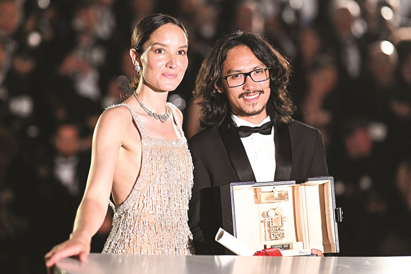 Bên trong vỏ kén vàng và hành trình đến Cannes