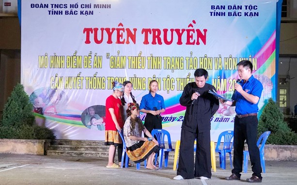 Giải pháp đổi mới công tác phổ biến, giáo dục pháp luật về văn hóa, thể thao và du lịch cho đồng bào dân tộc thiểu số vùng biên giới phía Bắc