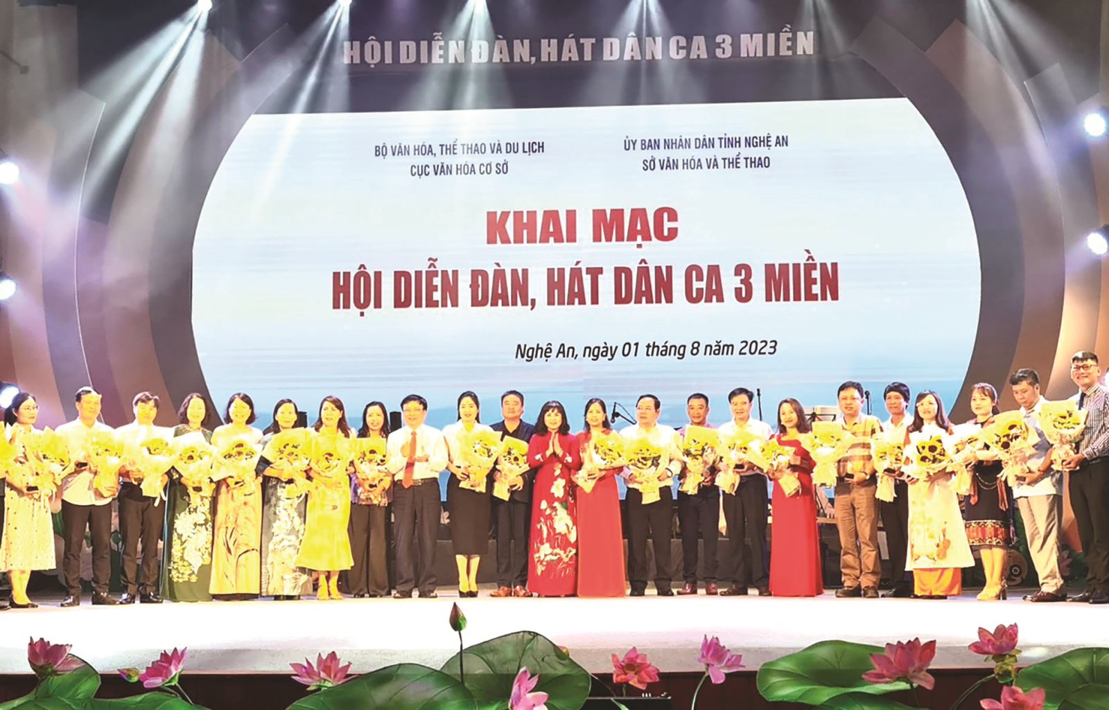 Tôn vinh, khẳng định giá trị trường tồn của dân ca