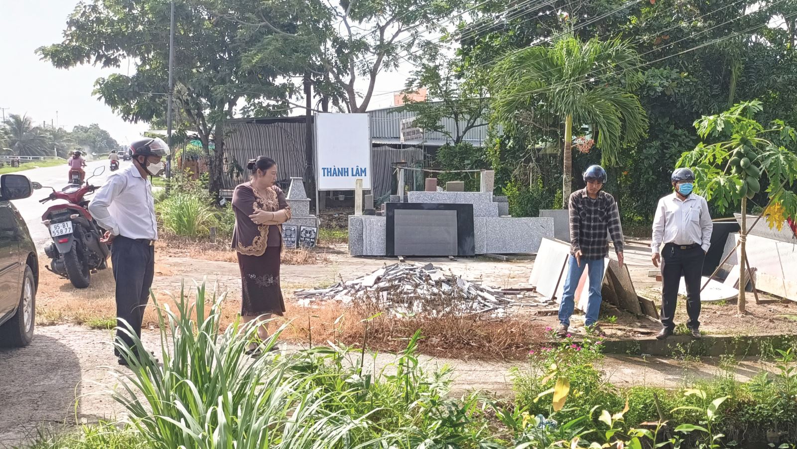 Hậu Giang: Khảo sát địa điểm thực hiện pa nô tuyên truyền bộ tiêu chí ứng xử trong gia đình
