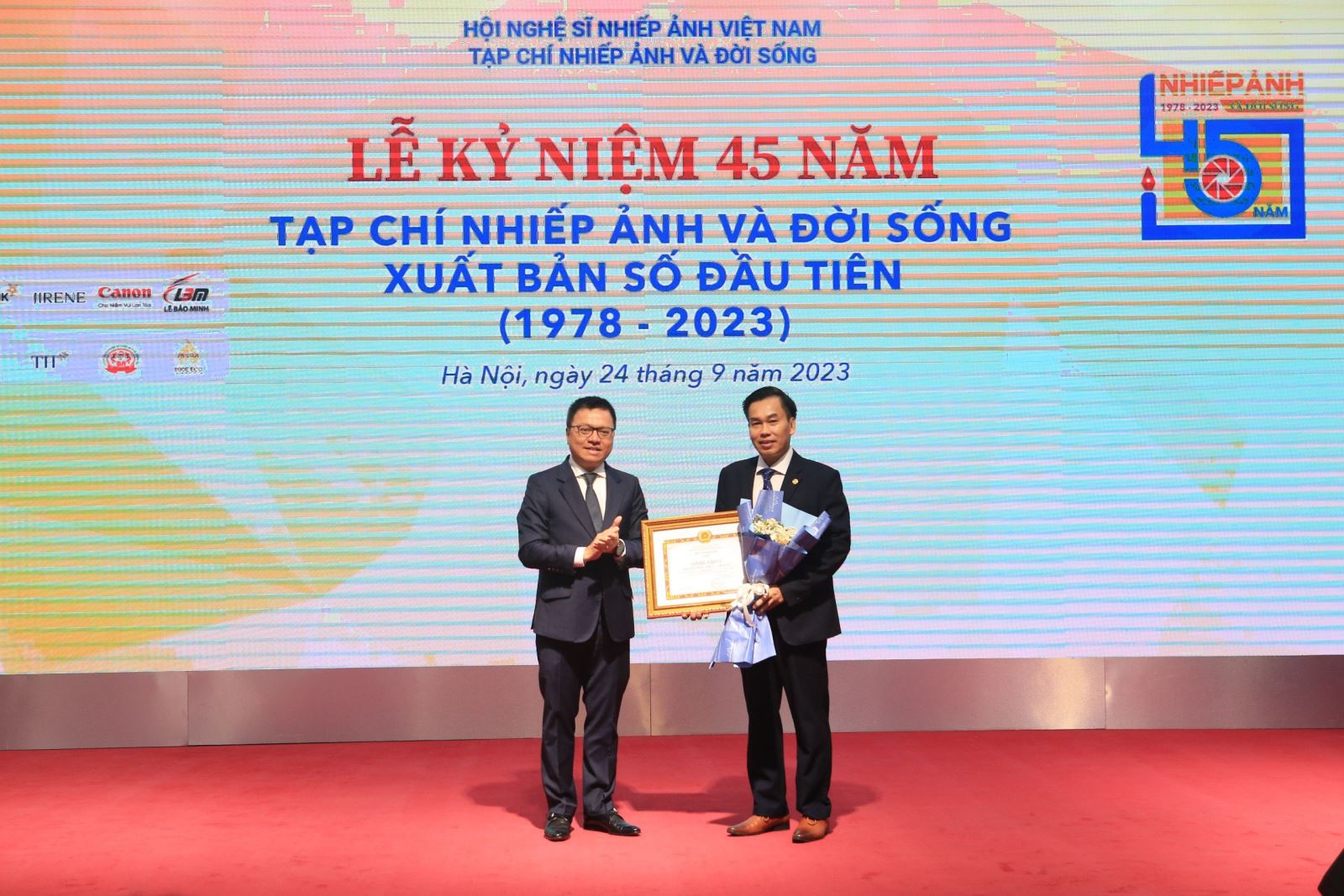 Tạp chí Nhiếp ảnh và Đời sống kỷ niệm 45 năm xuất bản số đầu tiên