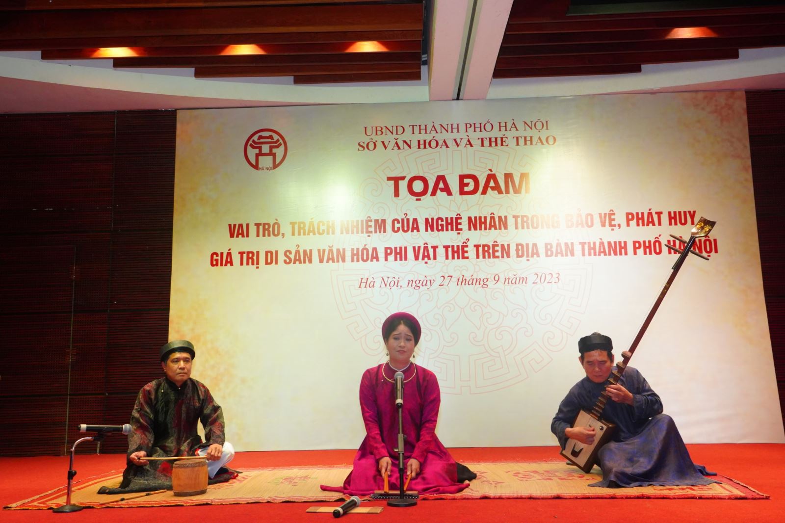 Hà Nội: Khẳng định vai trò, trách nhiệm của nghệ nhân trong bảo vệ, phát huy giá trị di sản văn hóa phi vật thể