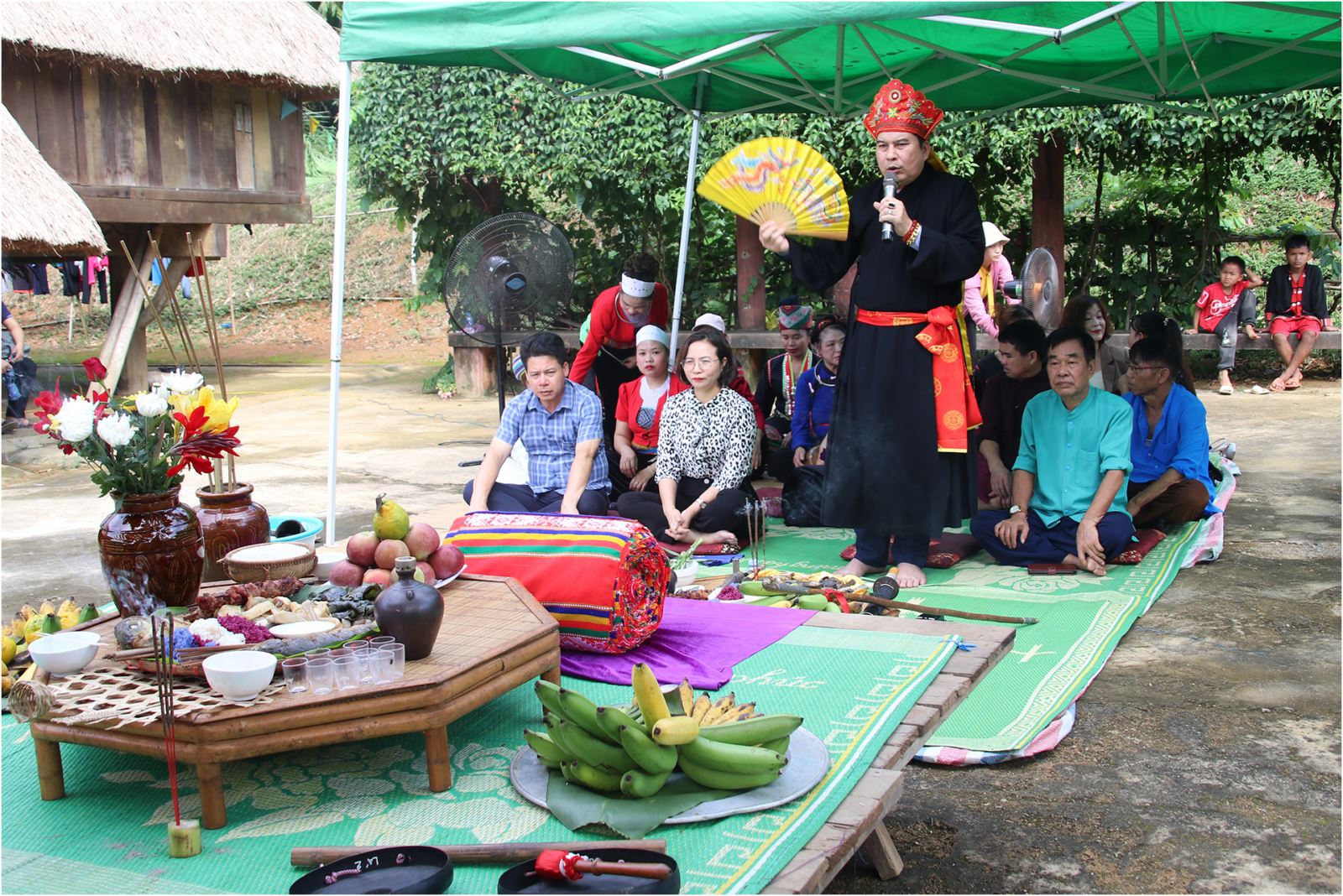 Tái hiện lễ mừng cơm mới của người Mường (tỉnh Hòa Bình) 
