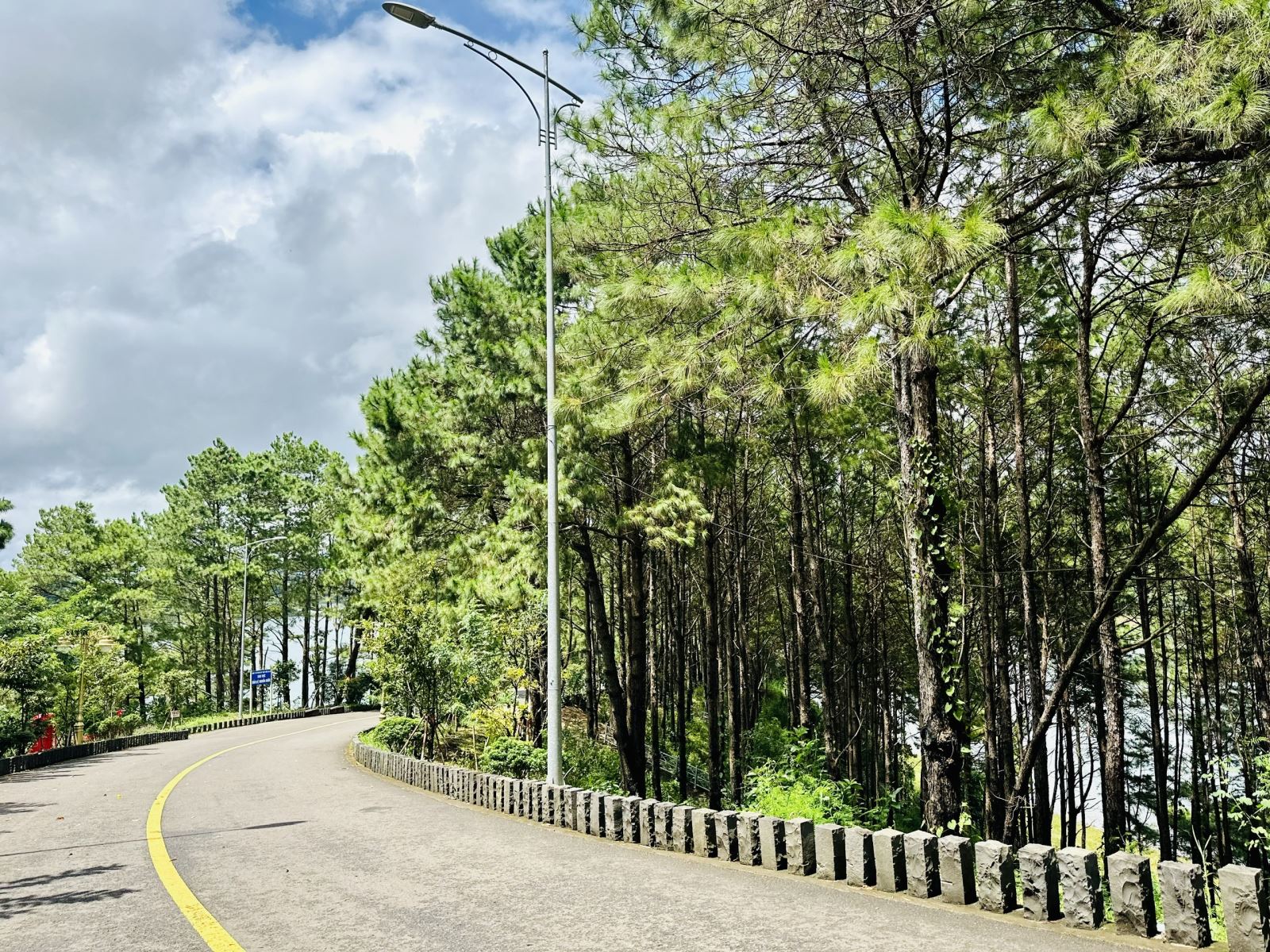 Khám phá “đôi mắt Pleiku” 