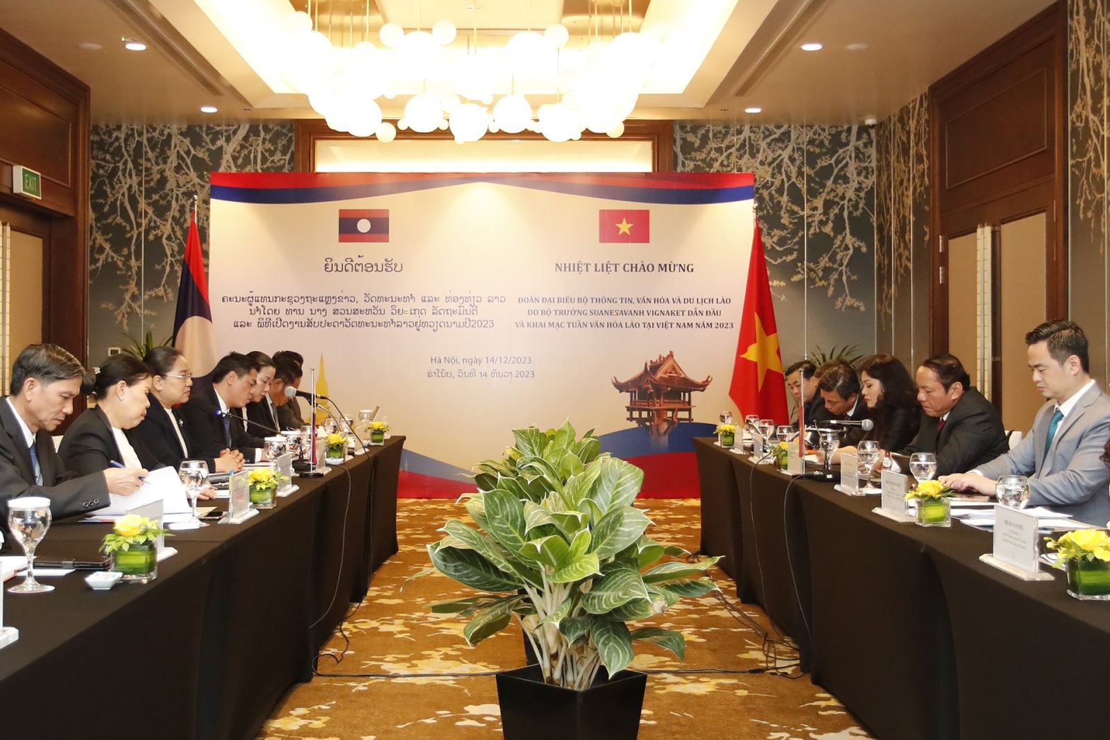 Tăng cường hợp tác văn hóa, du lịch Việt Nam - Lào