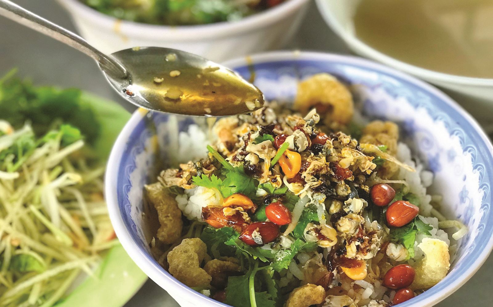 Cơm hến xứ Huế