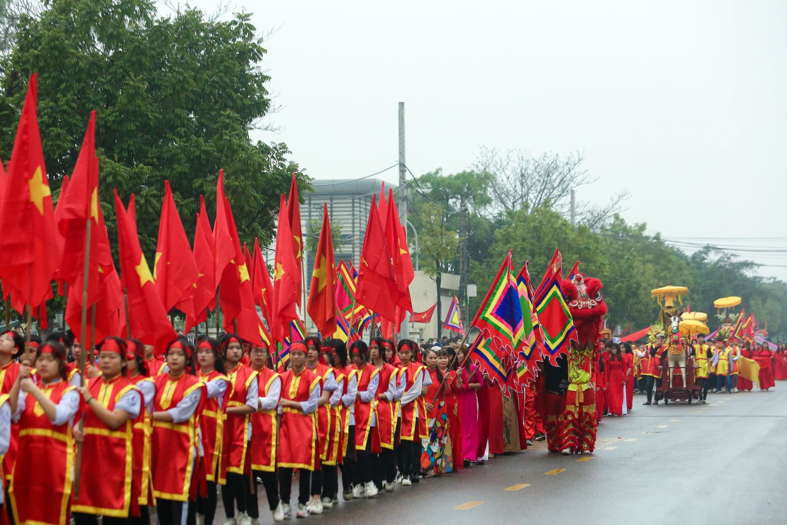 Đặc sắc Lễ hội truyền thống Chèo tàu Tổng Gối