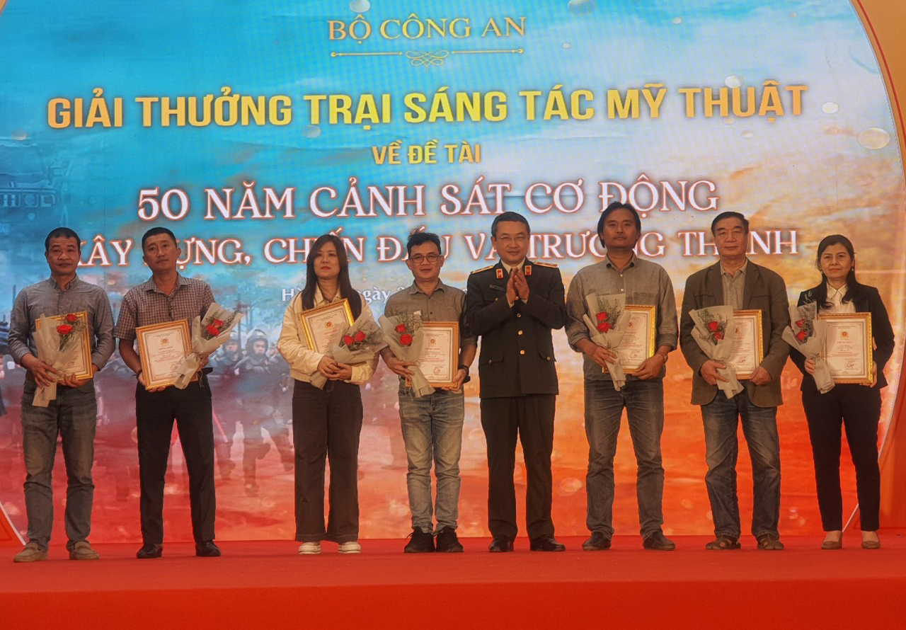 Bộ Công an: Tổng kết, trao giải các cuộc thi, trại sáng tác và khai mạc Triển lãm tranh, ảnh nghệ thuật