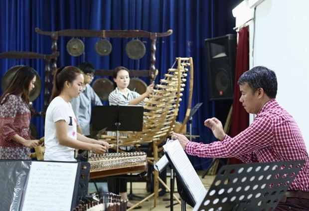 Khuynh hướng sử dụng hình thức hỗn hợp trong một số tác phẩm khí nhạc Việt Nam