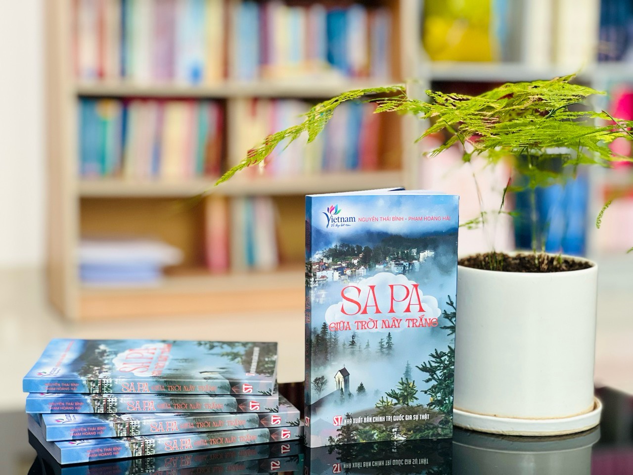 Ra mắt sách “Sa Pa giữa trời mây trắng”