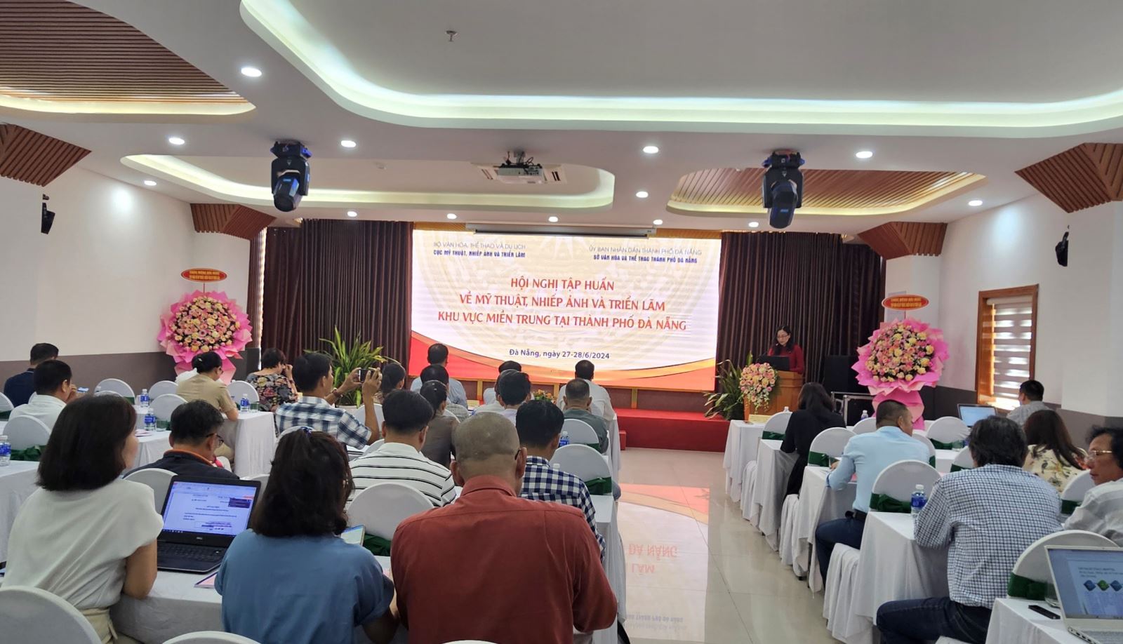 Hội nghị tập huấn về mỹ thuật, nhiếp ảnh và triển lãm khu vực miền Trung