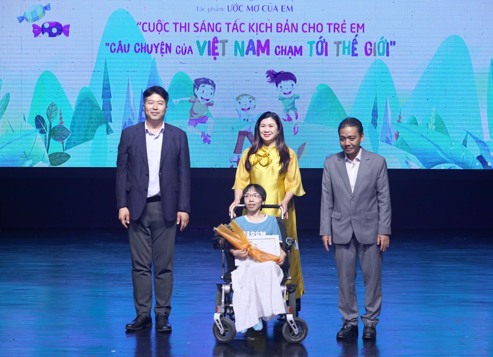 Trao giải Cuộc thi Sáng tác kịch bản cho trẻ em với chủ đề “Câu chuyện của Việt Nam chạm tới thế giới”