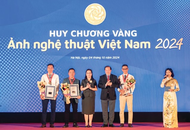 Hình ảnh Việt Nam đa sắc qua lăng kính nhiếp ảnh