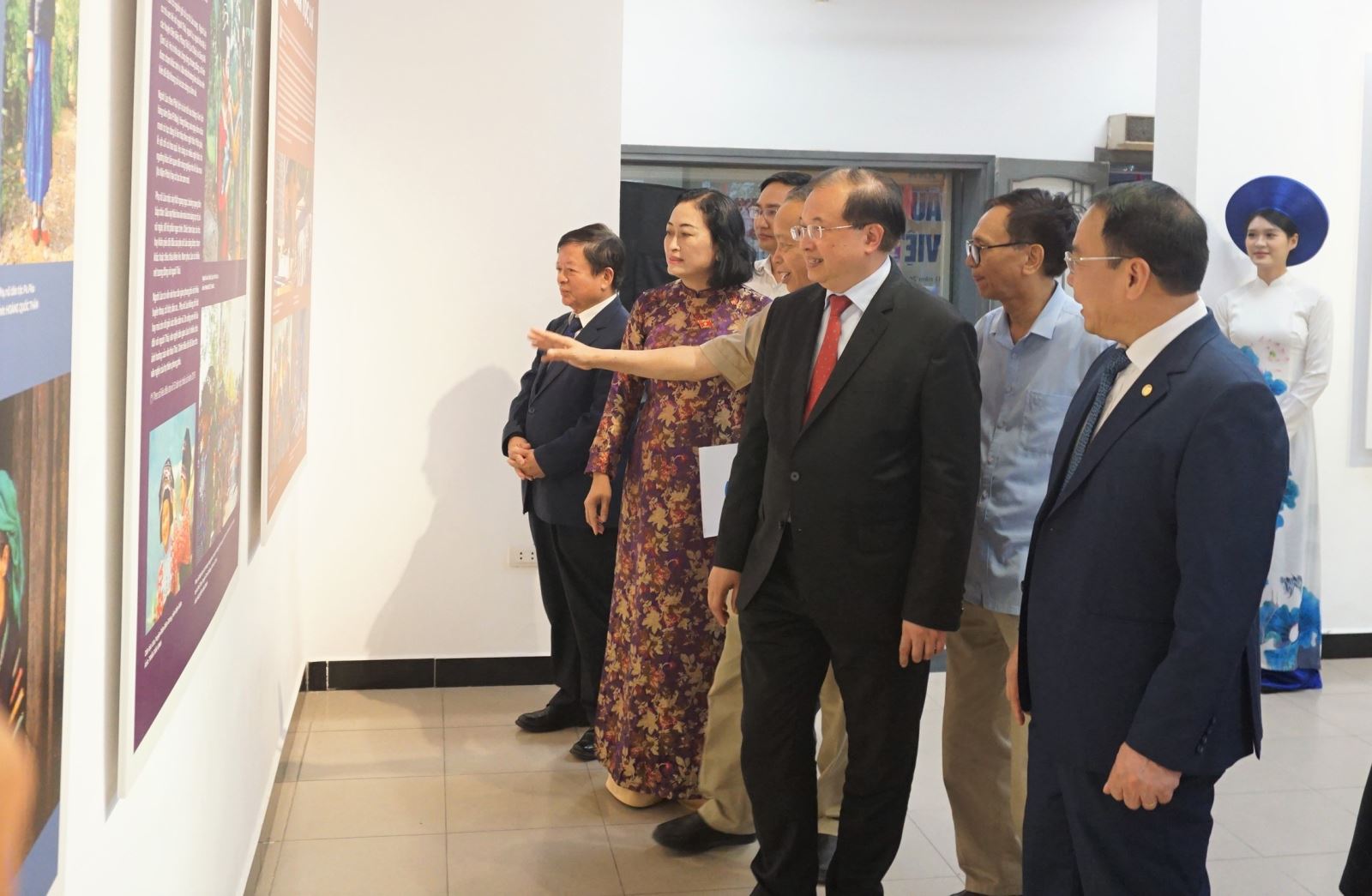 Triển lãm ảnh “Sắc màu các dân tộc Việt Nam” tại Hà Nội