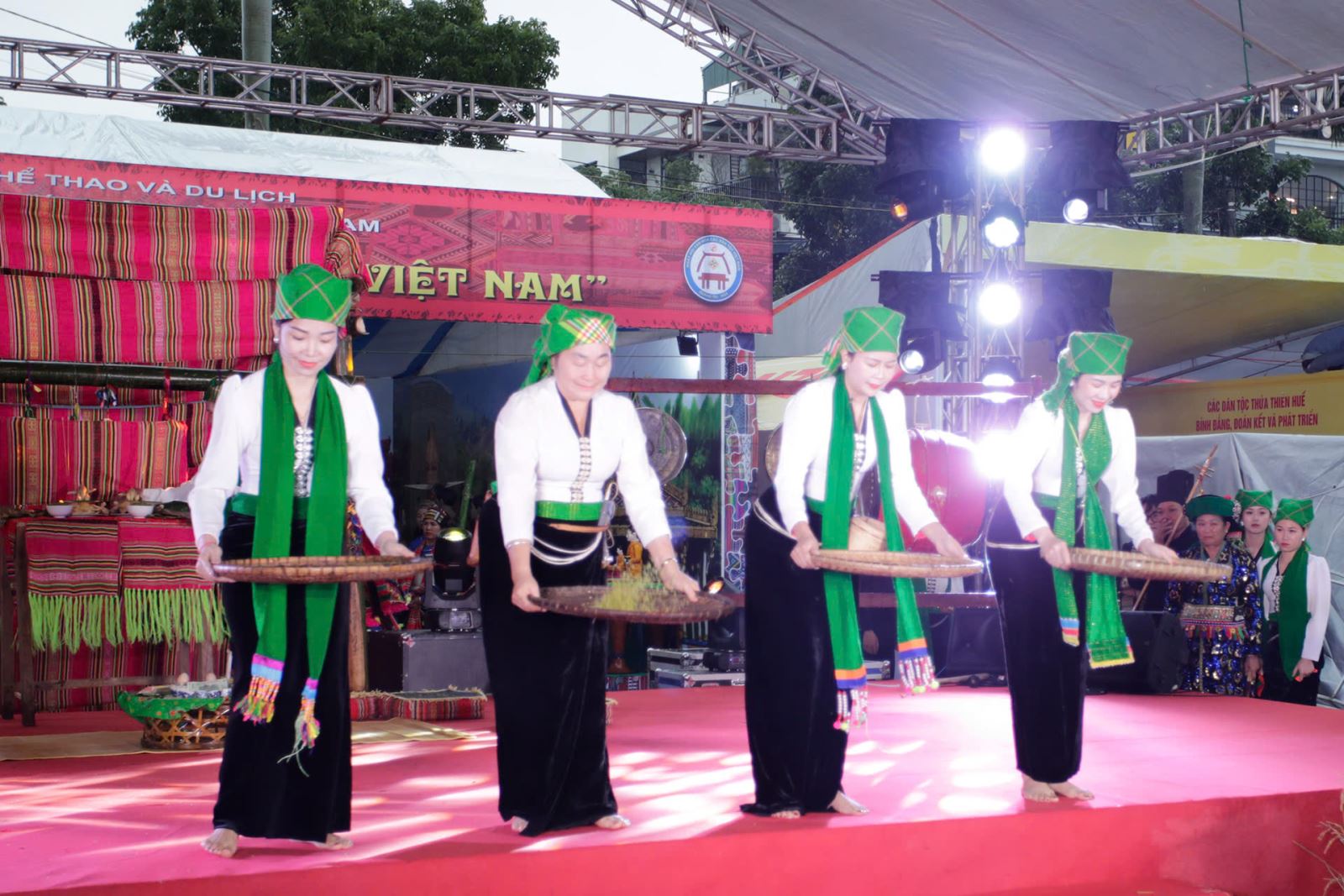 Nghi lễ cúng cốm mới dân tộc Thái (Sơn La)