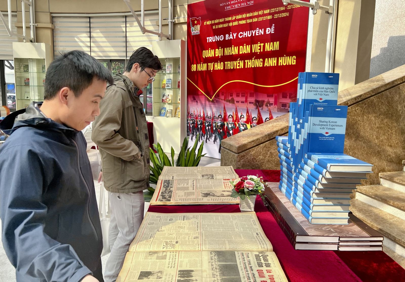 Trưng bày chuyên đề “Quân đội nhân dân Việt Nam - 80 năm tự hào truyền thống anh hùng”