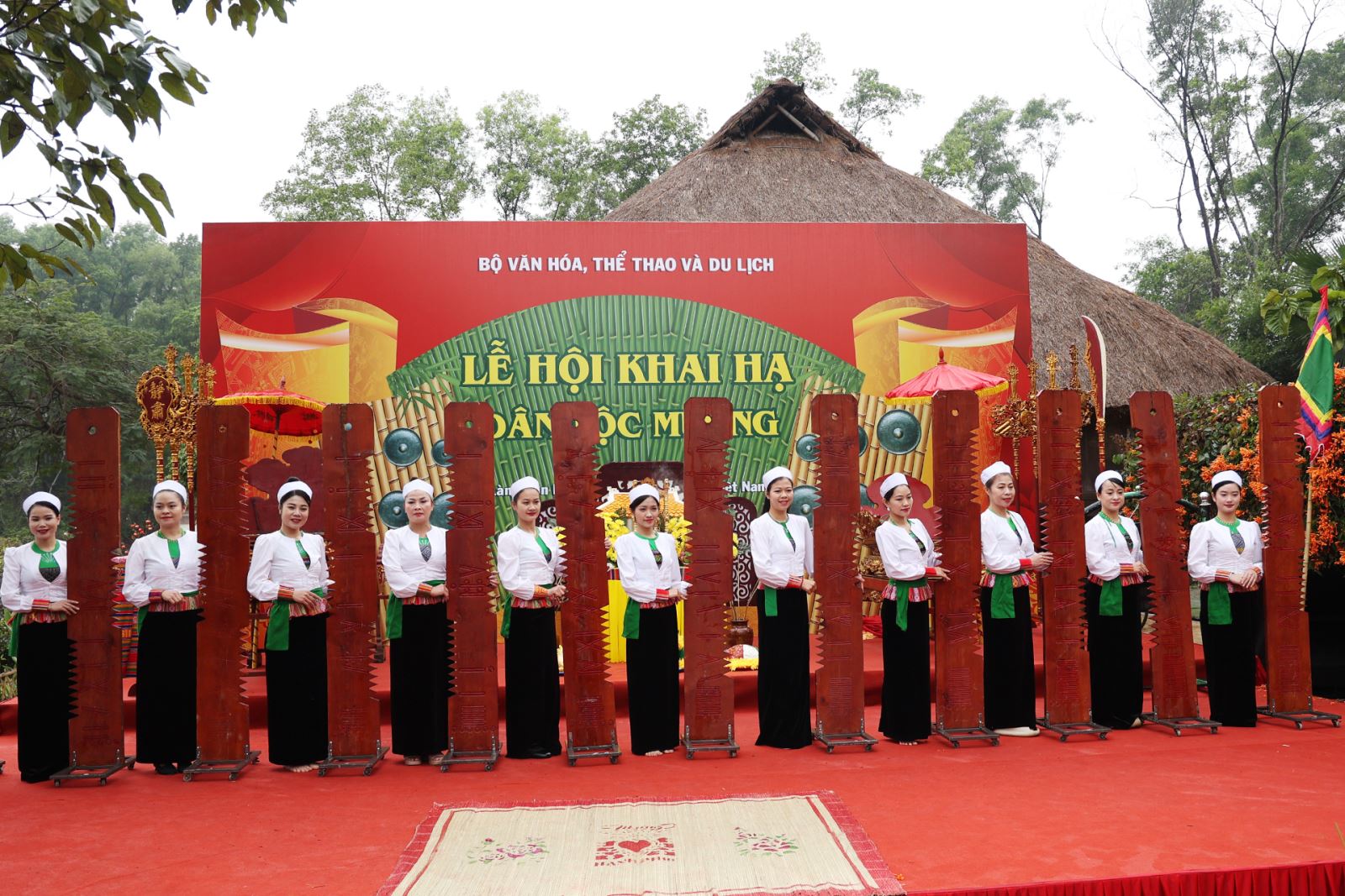 Độc đáo bộ lịch tre của đồng bào dân tộc Mường (Hòa Bình)