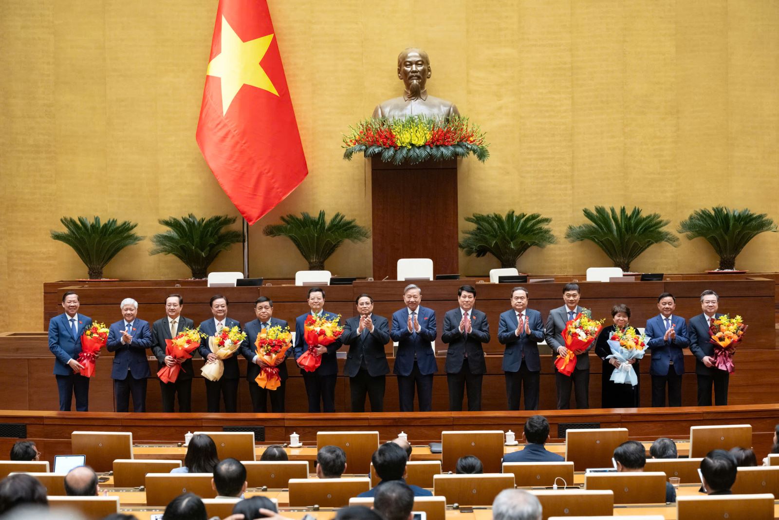 Quốc hội bầu Phó Chủ tịch Quốc hội, phê chuẩn bổ nhiệm Phó Thủ tướng Chính phủ