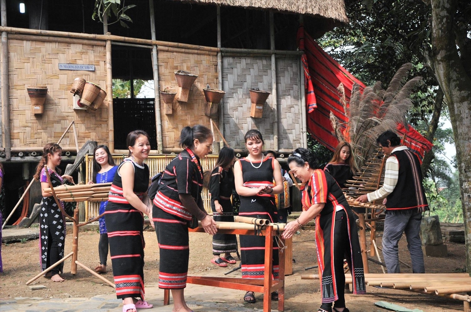 Nhạc khí họ hơi của nhóm tộc người Cadong