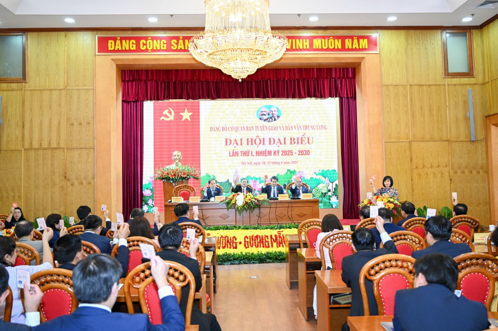 Đổi mới tư duy nhận thức, hành động, nâng cao chất lượng tham mưu chiến lược trên lĩnh vực Tuyên giáo và Dân vận