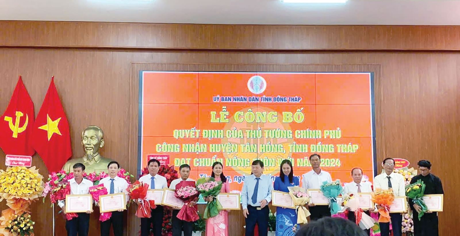 Đồng Tháp: Huyện Tân Hồng và Tam Nông đạt chuẩn huyện Nông thôn mới năm 2024