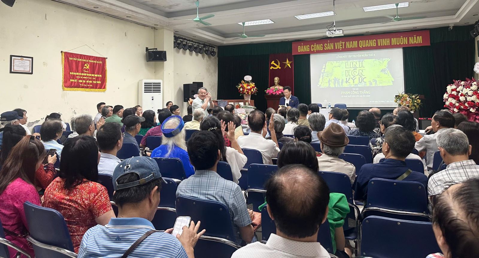 Ra mắt tập truyện ngắn “Linh hồn ký ức” của tác giả Phạm Công Thắng