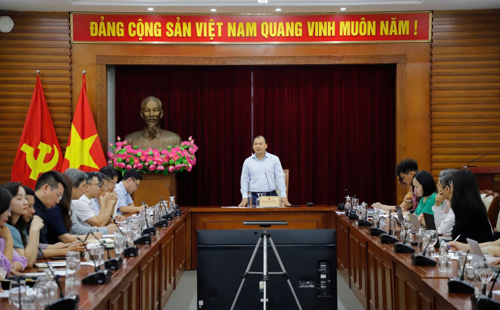 Thứ trưởng Thường trực: Chuẩn bị tổ chức Lễ kỷ niệm 80 năm Ngày truyền thống Ngành Văn hóa bằng tất cả sự tự hào, trách nhiệm và tâm huyết