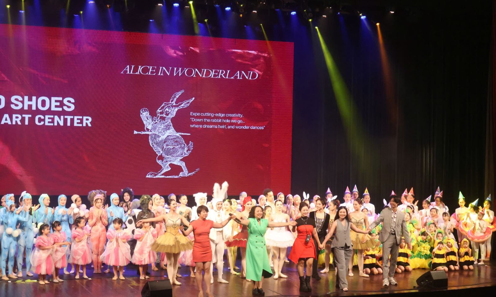 “Alice in Wonderland”: Sân khấu ballet kết nối tài năng và đam mê nghệ thuật
