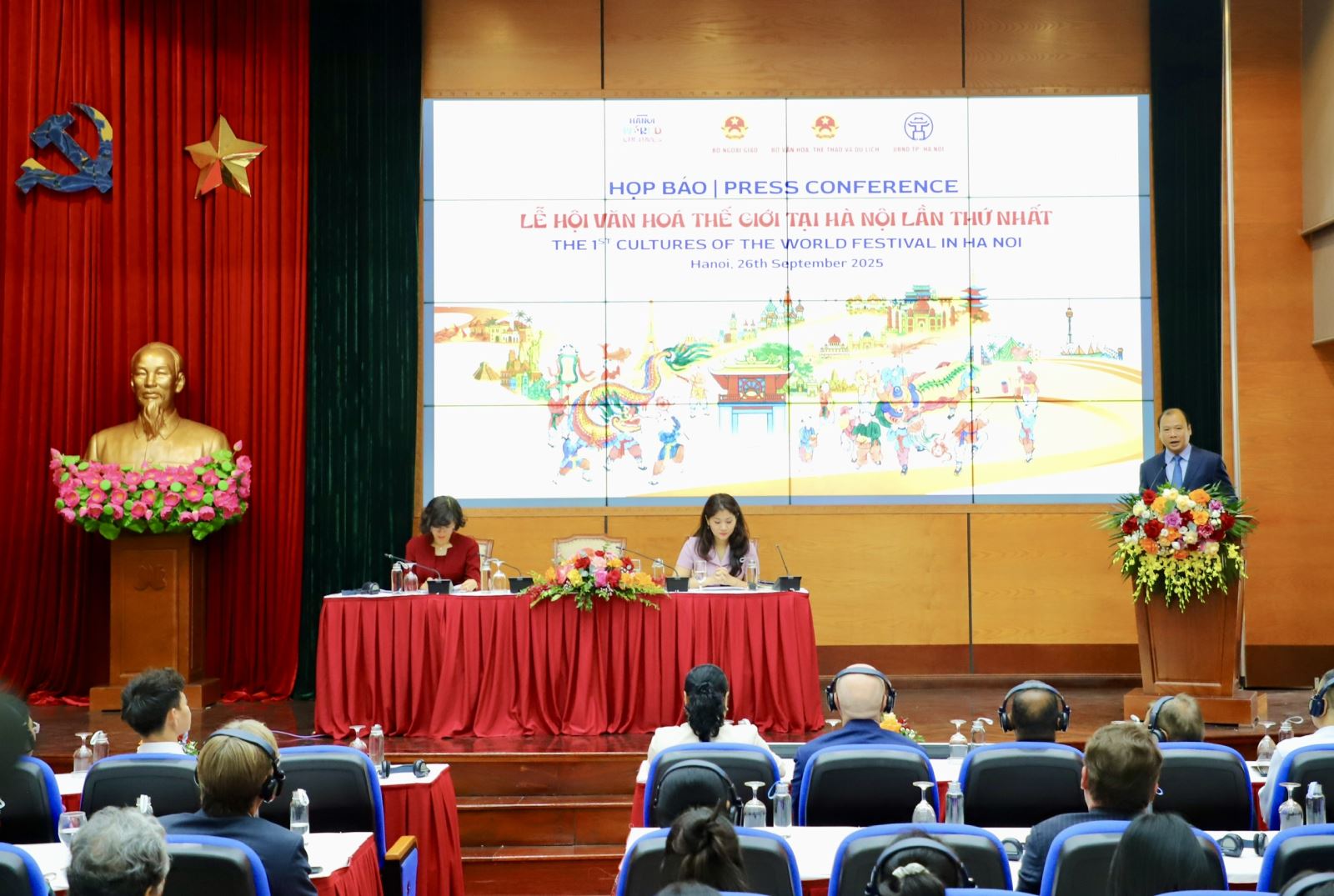 “Lễ hội Văn hóa Thế giới tại Hà Nội” lần thứ nhất: Tụ hội tinh hoa văn hóa 5 châu lục 
