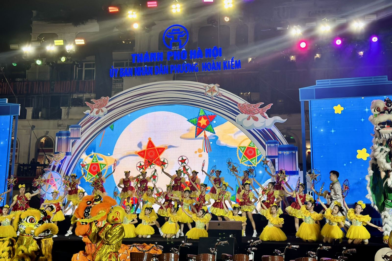 Hà Nội: 2.000 người tham gia Đêm hội Trăng rằm năm 2025