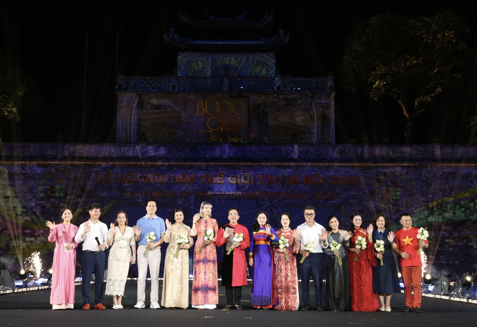 “Bước chân Di sản”: đấu giá thiện nguyện ủng hộ đồng bào vùng mưa lũ 2,5 tỷ đồng