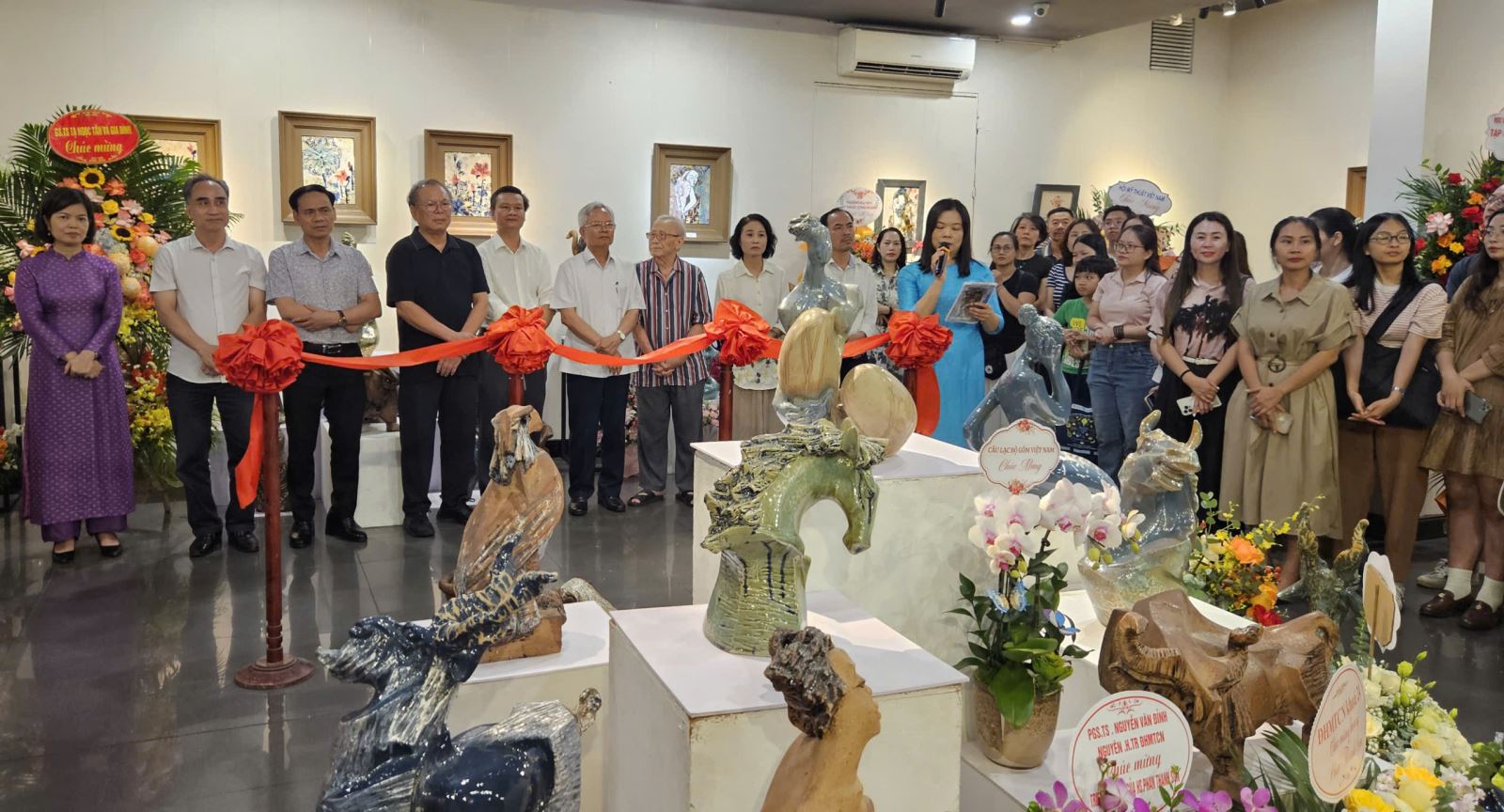 “Chơi đất V”: Triển lãm gốm của Phan Thanh Sơn