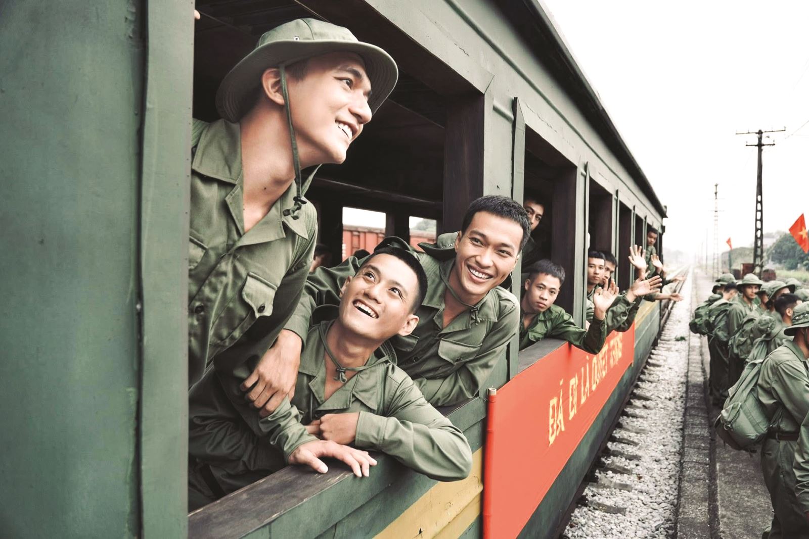 Khúc tráng ca tuổi trẻ và dấu ấn của dàn diễn viên "Mưa đỏ"