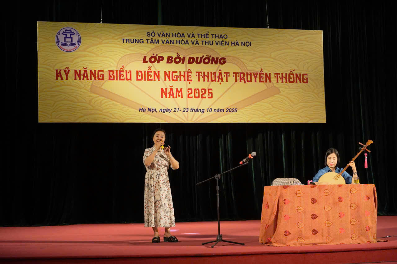 Khai mạc lớp bồi dưỡng kỹ năng biểu diễn nghệ thuật truyền thống năm 2025