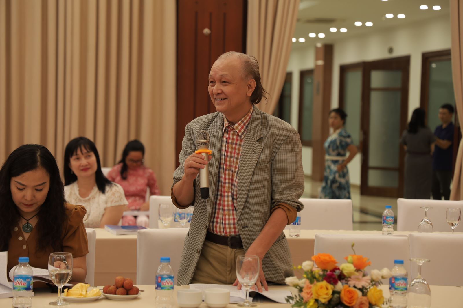 Sự vận động, phát triển và những thách thức đối với văn học, nghệ thuật Việt Nam 50 năm sau ngày đất nước thống nhất 