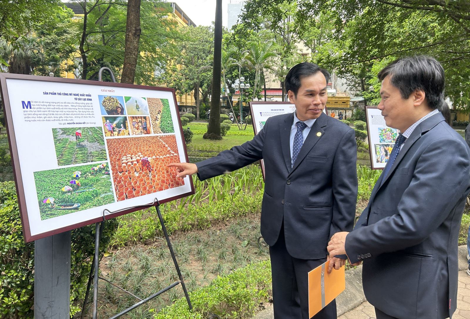 Trao giải cuộc thi và Khai mạc triển lãm ảnh “Khoảnh khắc xanh – hành động xanh – tương lai xanh”