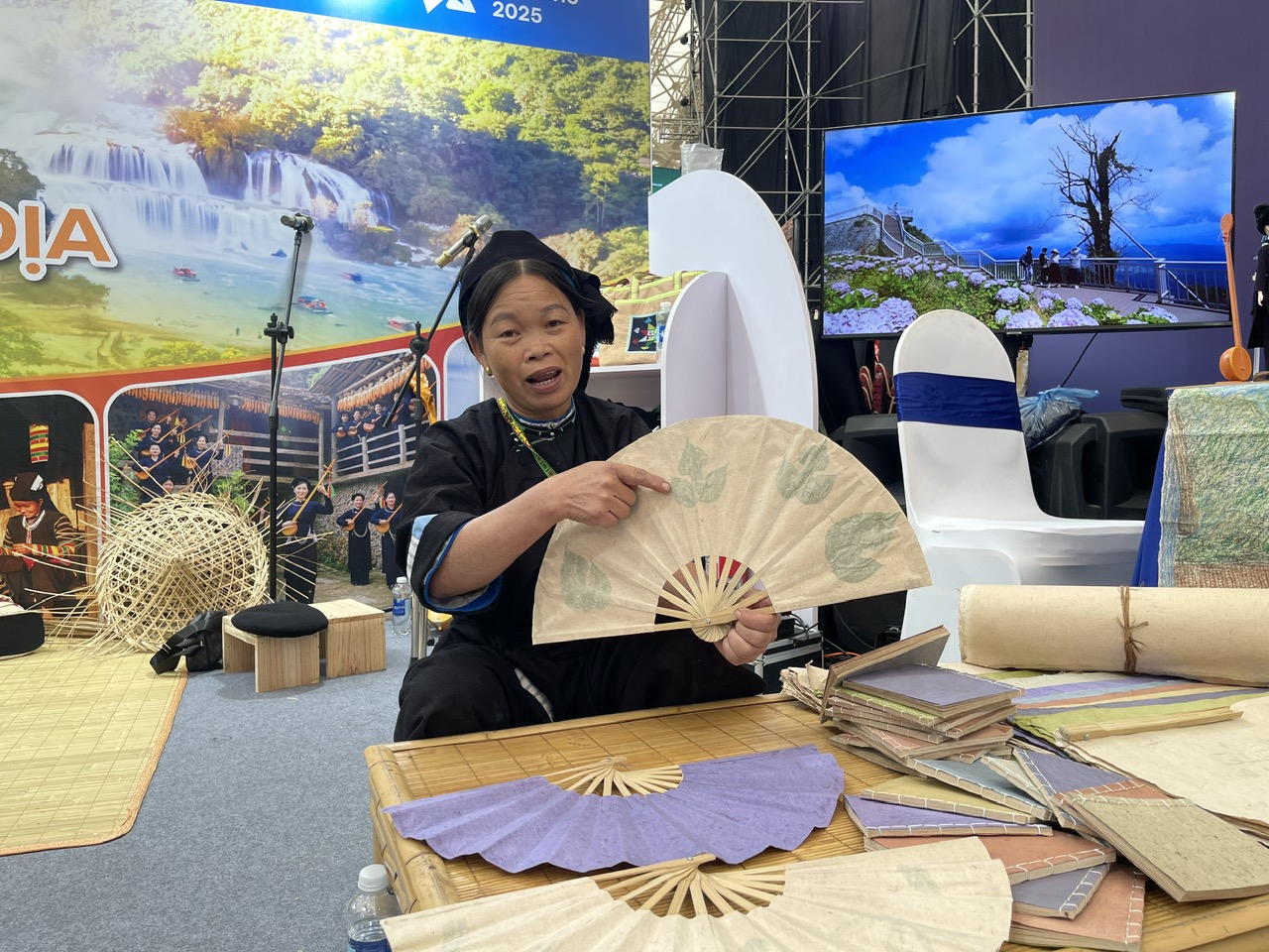 Đặc sắc nghề làm giấy bản truyền thống của người Nùng tỉnh Cao Bằng