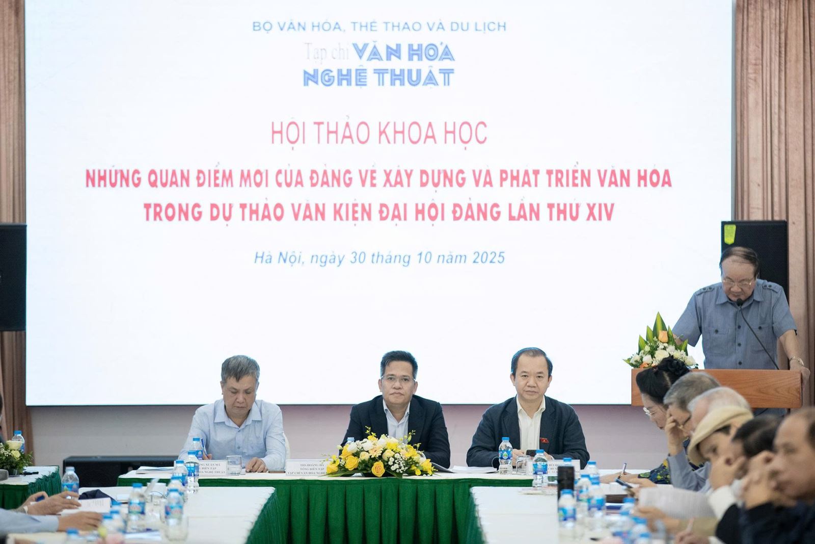  Phân tích, luận giải những quan điểm mới của Đảng về xây dựng và phát triển văn hóa 