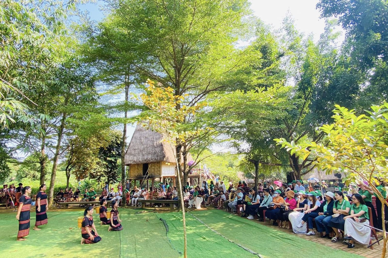 “Đại đoàn kết - Tinh hoa văn hóa các dân tộc Việt Nam”