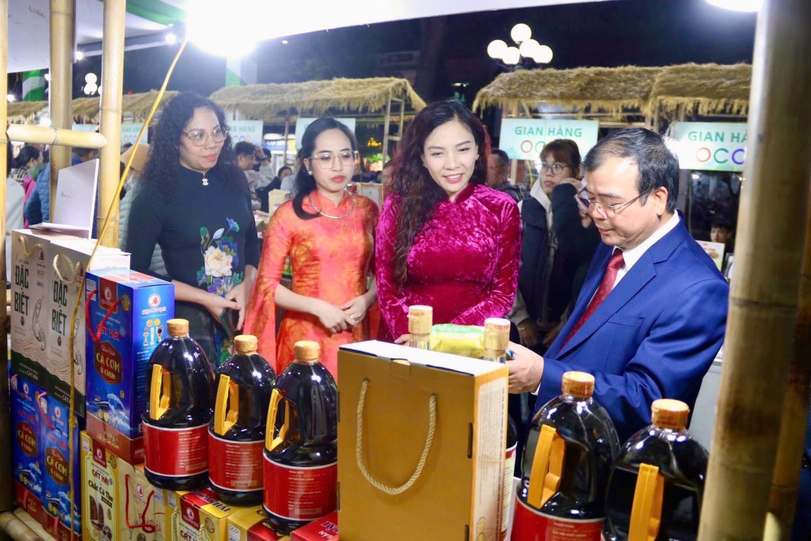 Triển lãm “Di sản văn hóa, danh thắng Việt Nam và sản phẩm thủ công truyền thống 2025” tại Hải Phòng