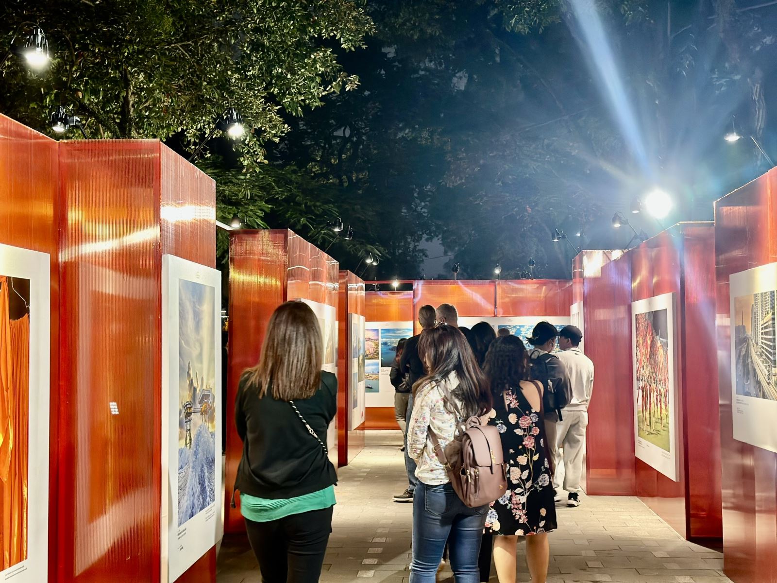 Triển lãm “Việt Nam hạnh phúc”: Hành trình lan tỏa năng lượng tích cực từ những điều bình dị