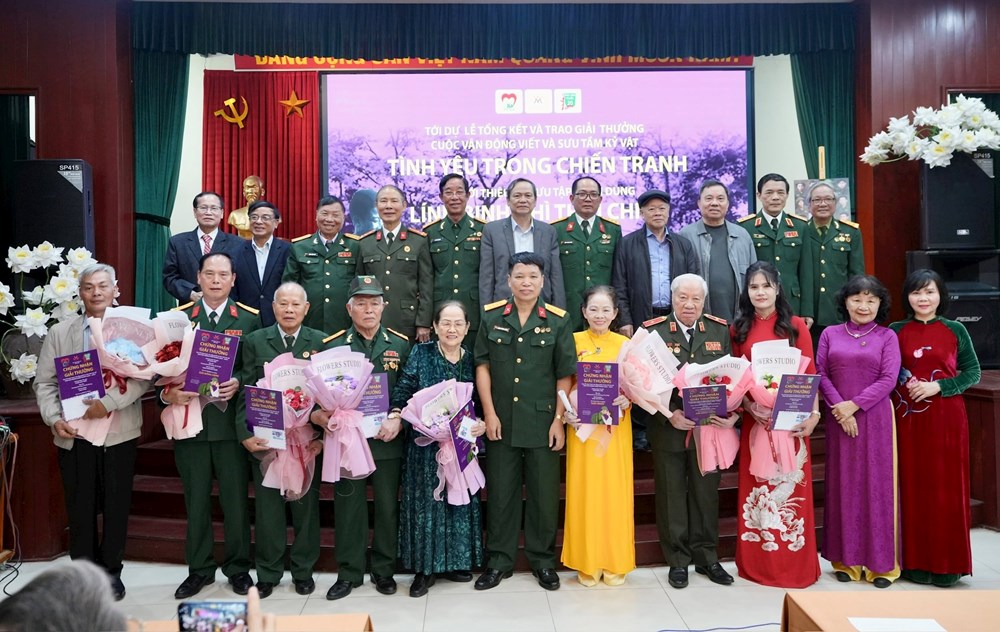 Trao giải Cuộc vận động viết và sưu tầm kỷ vật “Tình yêu trong chiến tranh”