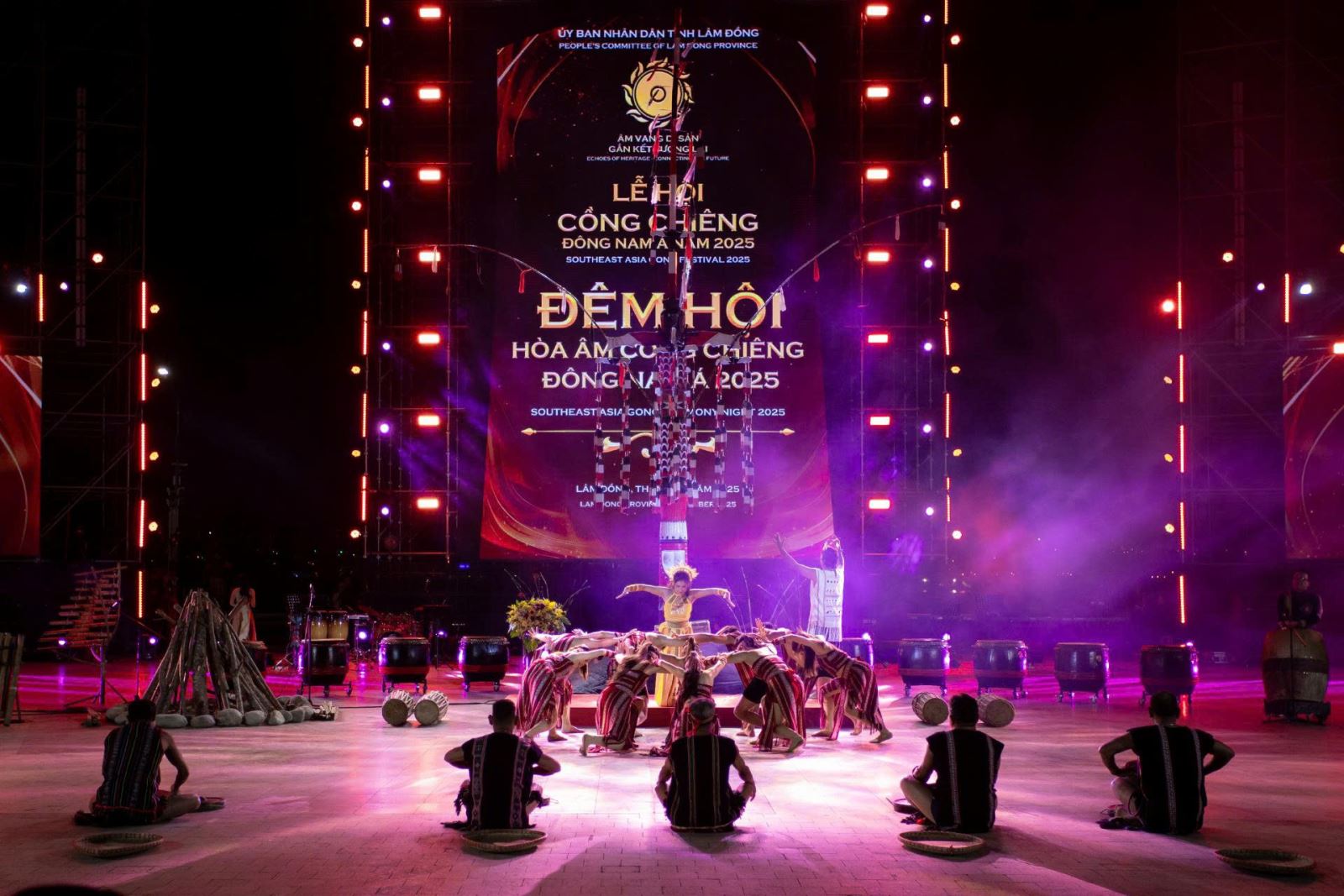 Đêm hội Hòa âm Cồng chiêng Đông Nam Á: Tiếng cồng chiêng kết nối bạn bè khu vực