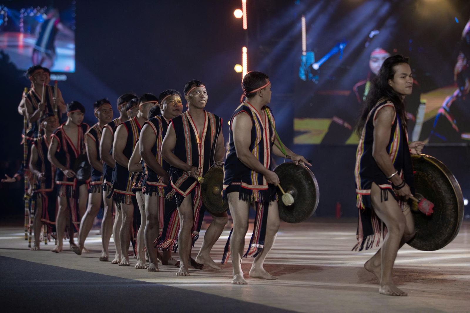 Rcom Bus - Nguời "truyền lửa" của âm nhạc Tây Nguyên