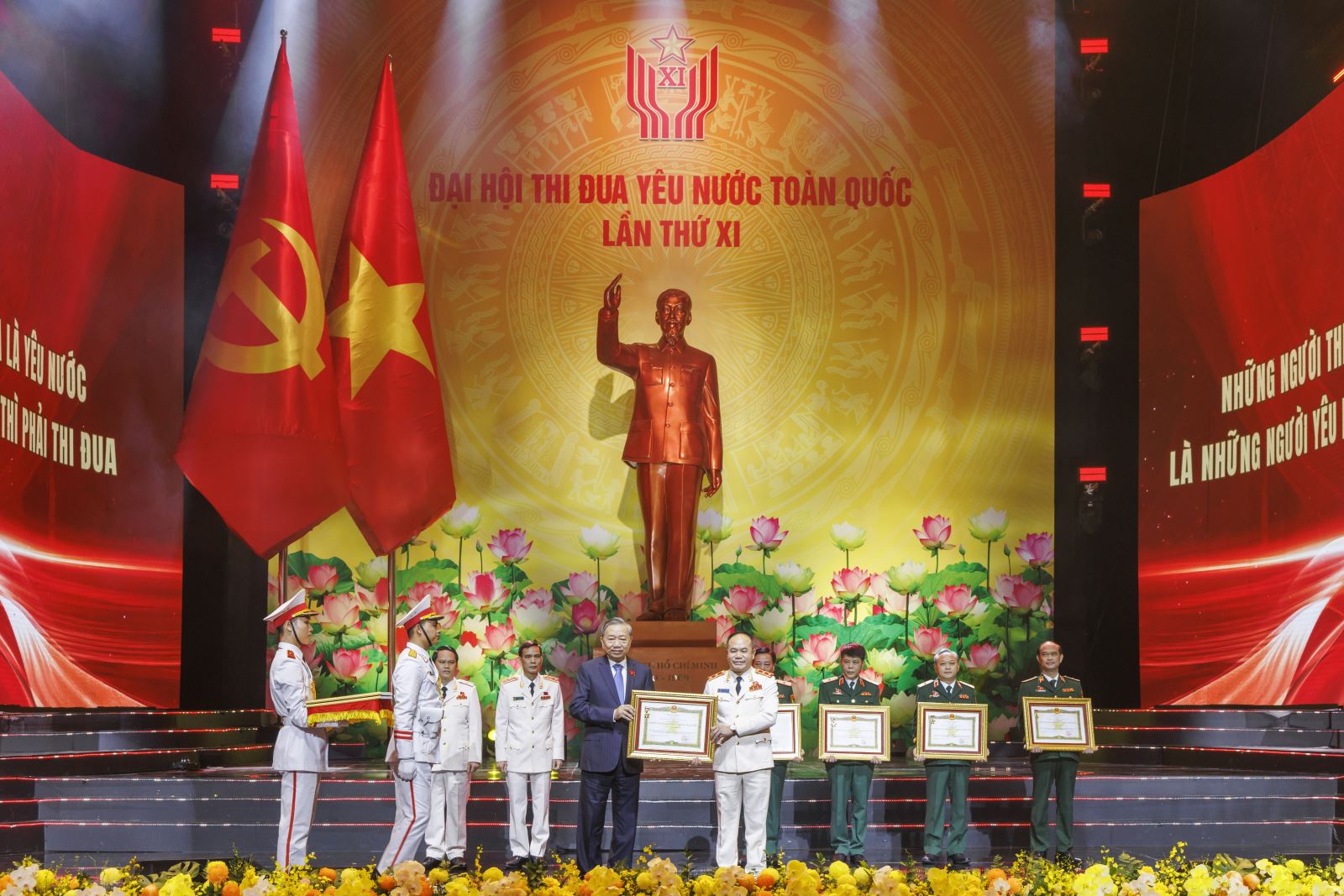 Thi đua đổi mới, sáng tạo, tăng tốc bứt phá đưa đất nước tiến vào kỷ nguyên phát triển hùng cường